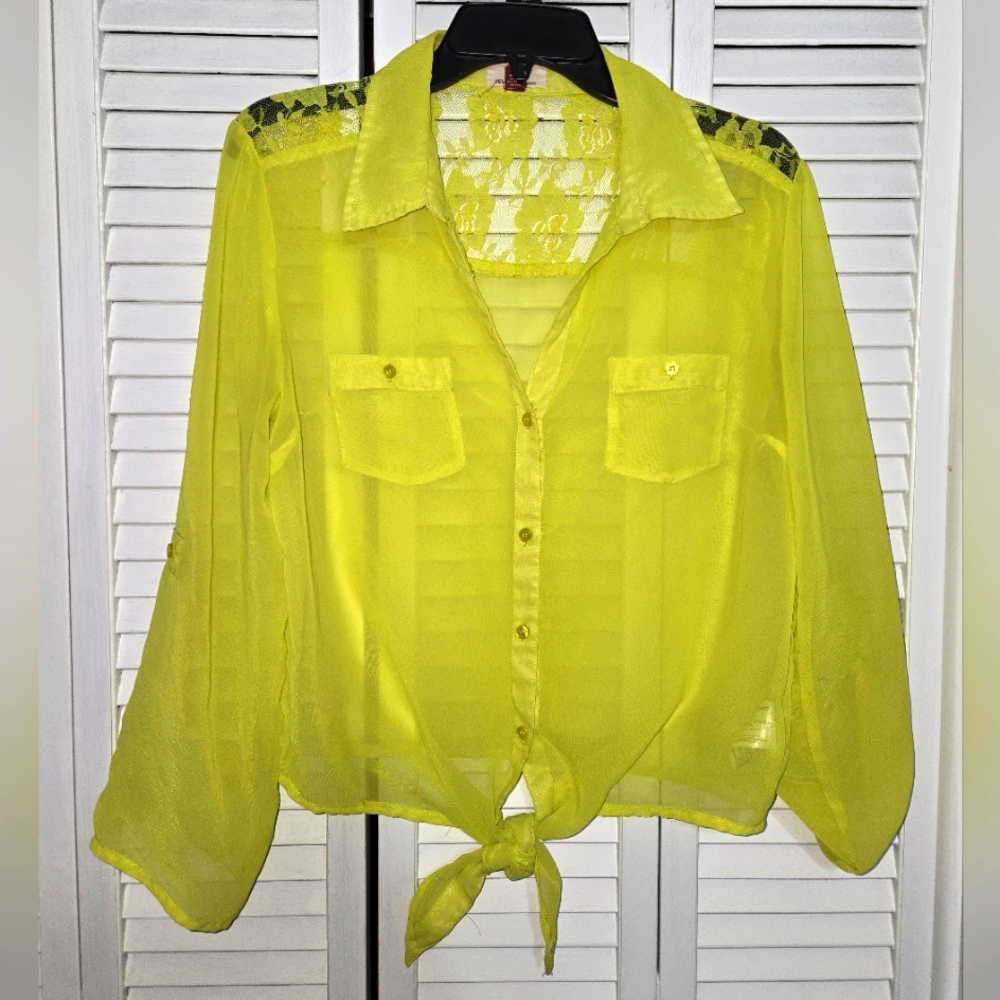 l.e.i. Women's L Sheer Tie Front Blouse